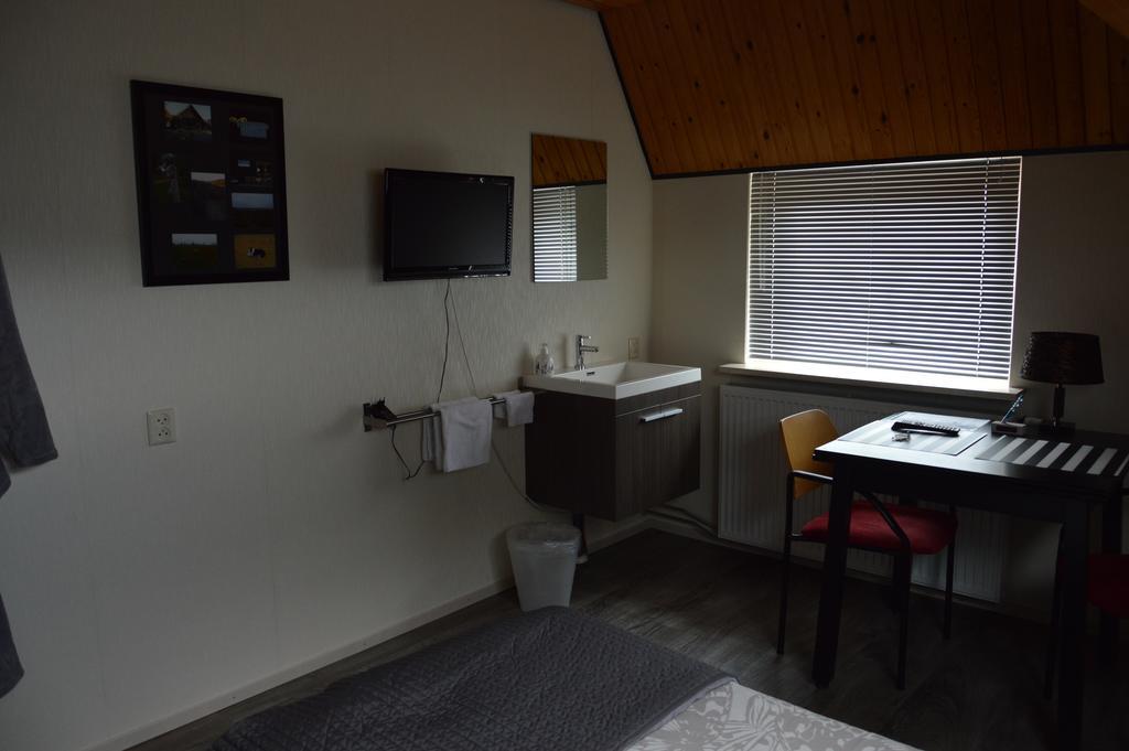 Bed and Breakfast De Pompstee Rolde Zimmer foto