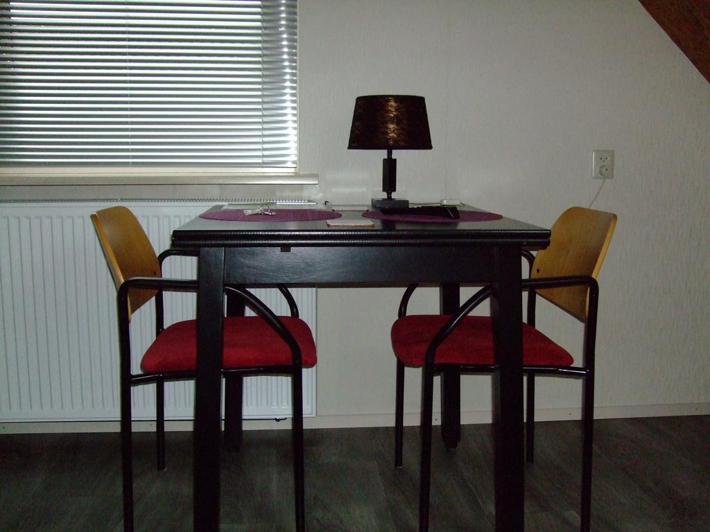 Bed and Breakfast De Pompstee Rolde Zimmer foto
