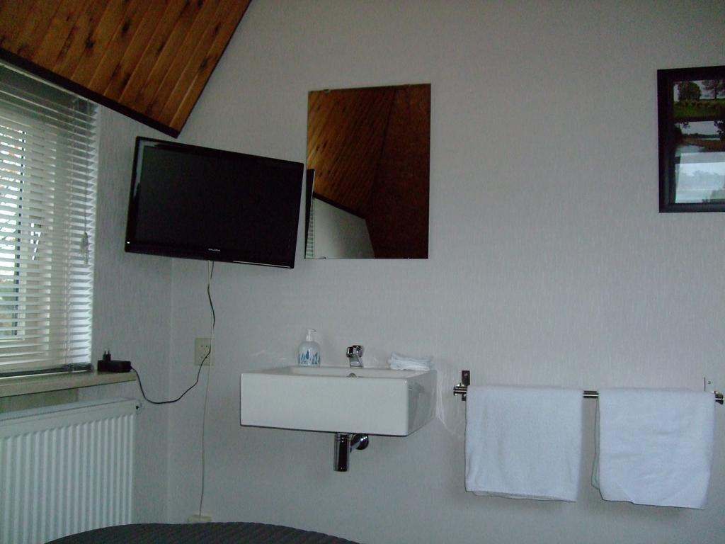 Bed and Breakfast De Pompstee Rolde Exterior foto